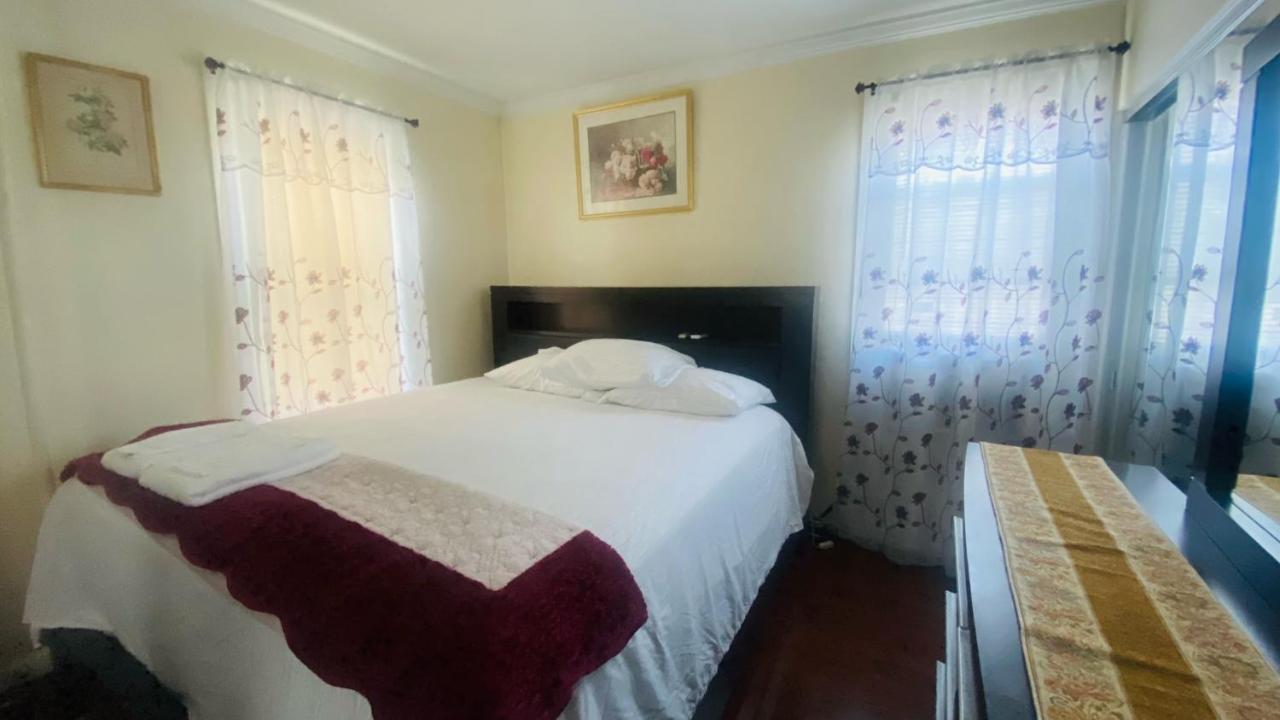 Minutes From Jfk, Beautiful Home With Peaceful, Cosy, Private Room 纽约 外观 照片