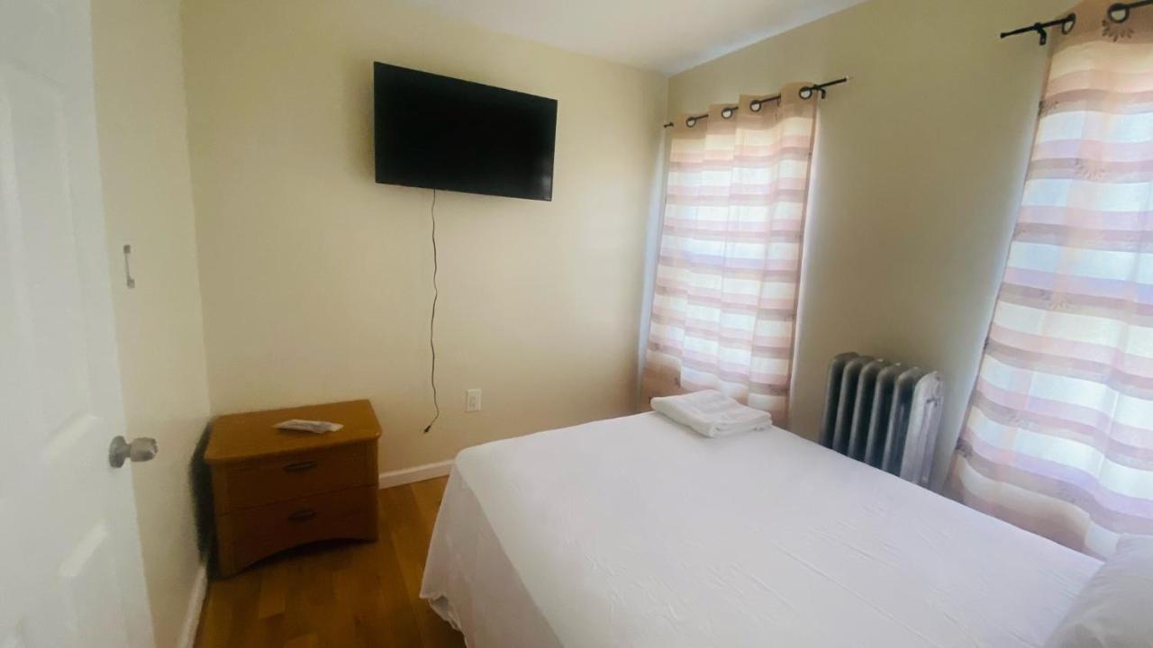 Minutes From Jfk, Beautiful Home With Peaceful, Cosy, Private Room 纽约 外观 照片